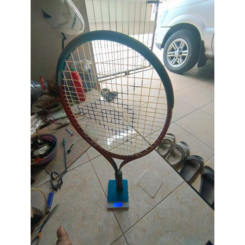 Raket Tenis Lapangan, merk DUNLOP JOHN McENROE, Berat sekitar 272gr.