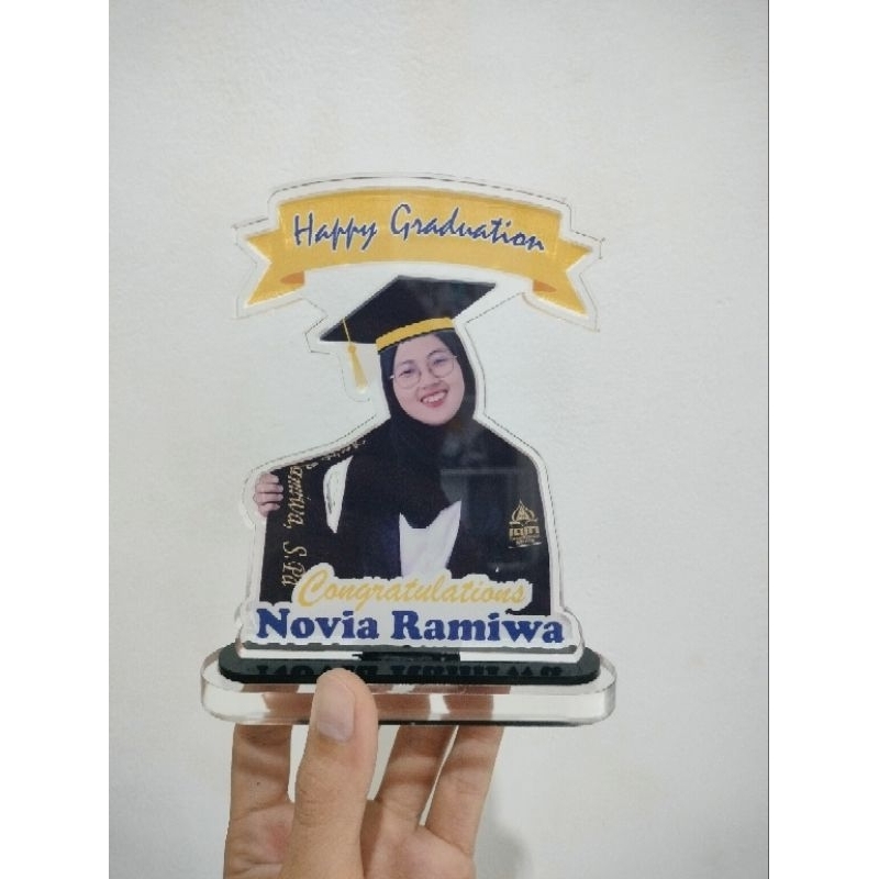 Kado Plakat Akrilik Wisuda