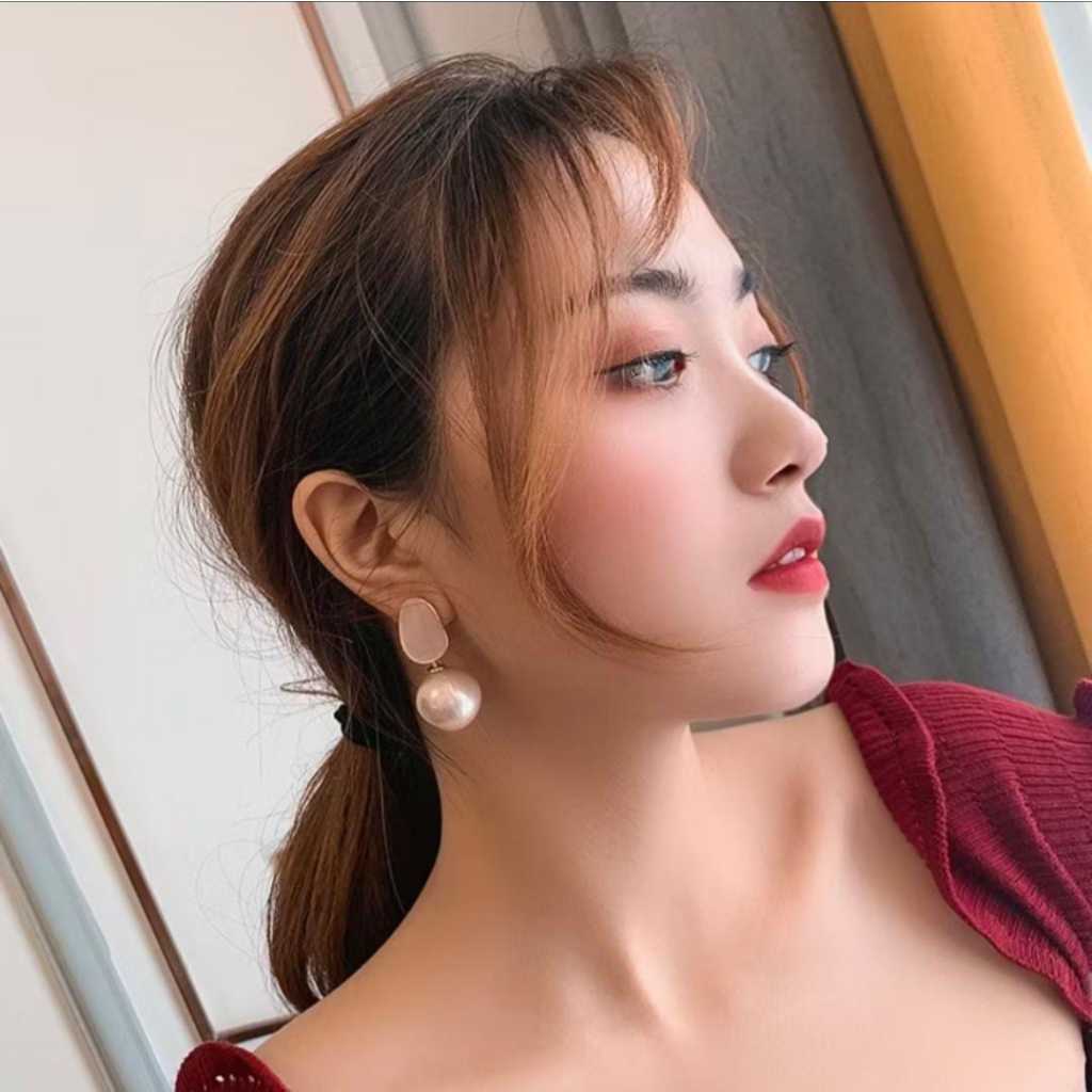 ALICE - Anting Tusuk Wanita Bentuk Bulat Mutiara Hitam Dan Putih