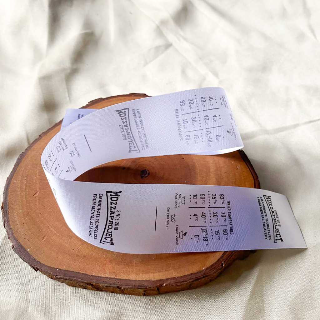 

(free design 500pcs)3HARI JADI/label satin import / label nama / label merek dan washing care tebal