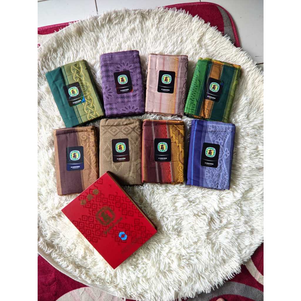 Sarung Gajah Duduk Serumpun dus merah