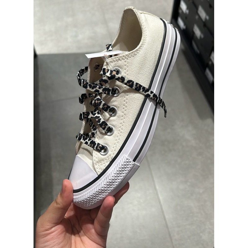 sepatu converse leopard