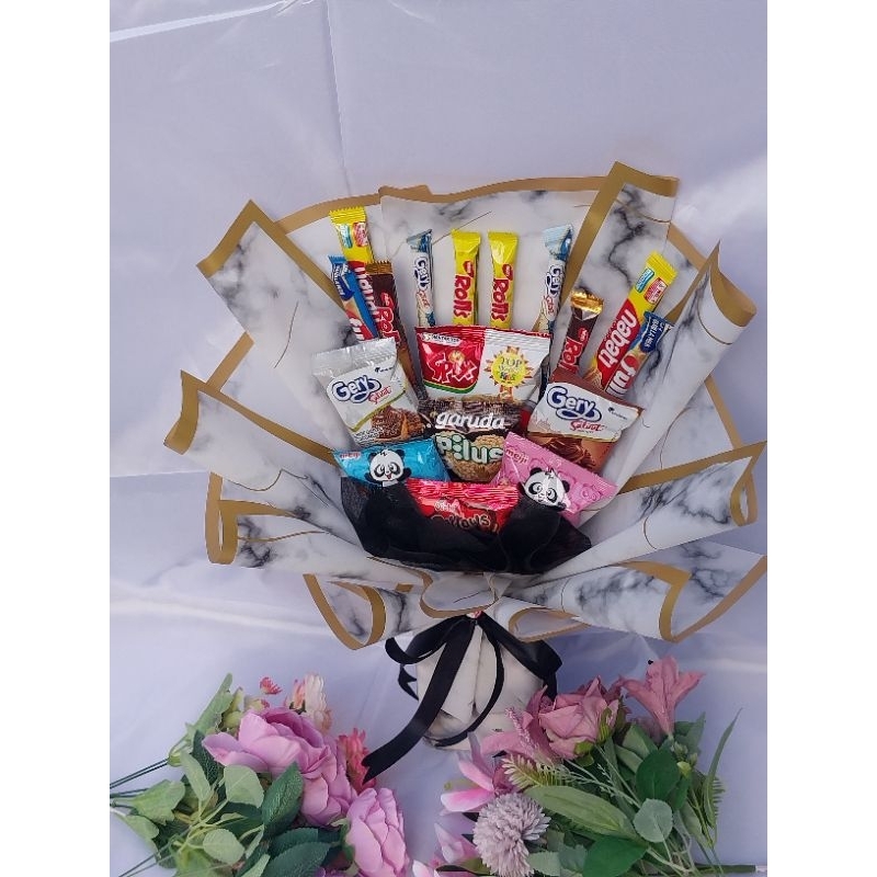 

BUKET SNACK UNTUK WISUDA KADO ULTAH DLL