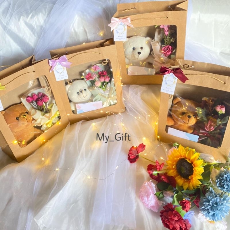 Gift Kado Hampers Buket Bunga Boneka dalam Tas Paperbag