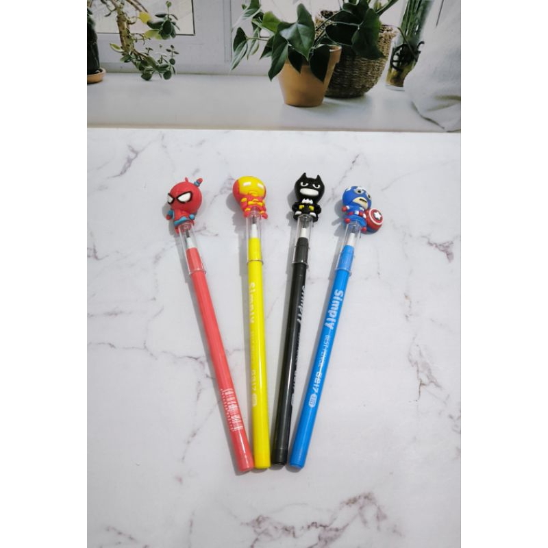 

Pensil susun karakter Avangers (4pcs)