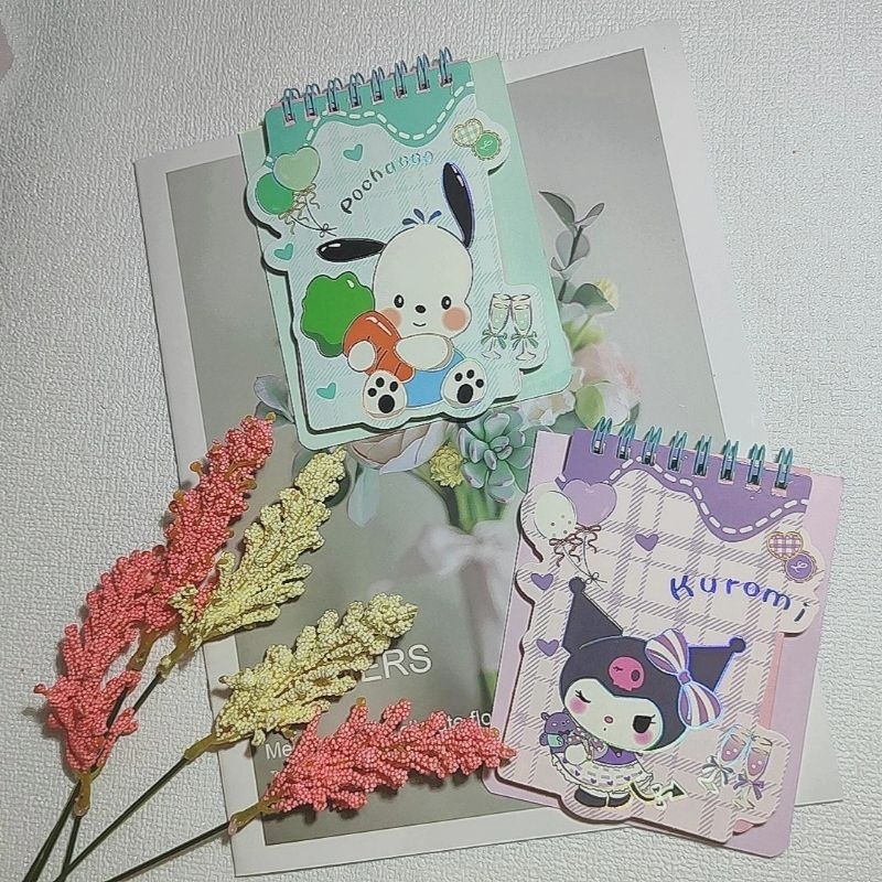

BUKU MEMO KARAKTER / NOTEBOOK SPIRAL MINI / NOTEBOOK KARAKTER KUROMI PURIN MELODY POCHACCO
