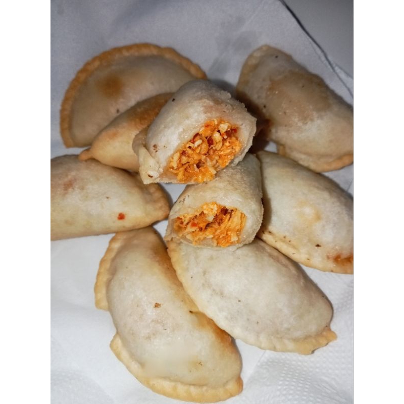 

cireng mini isi ayam suwir pedes isi 10