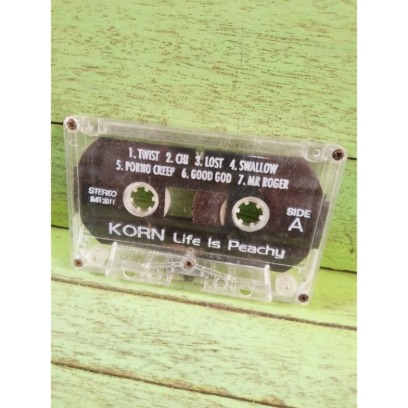 kaset Korn - Life Is Peachy (tanpa kover)