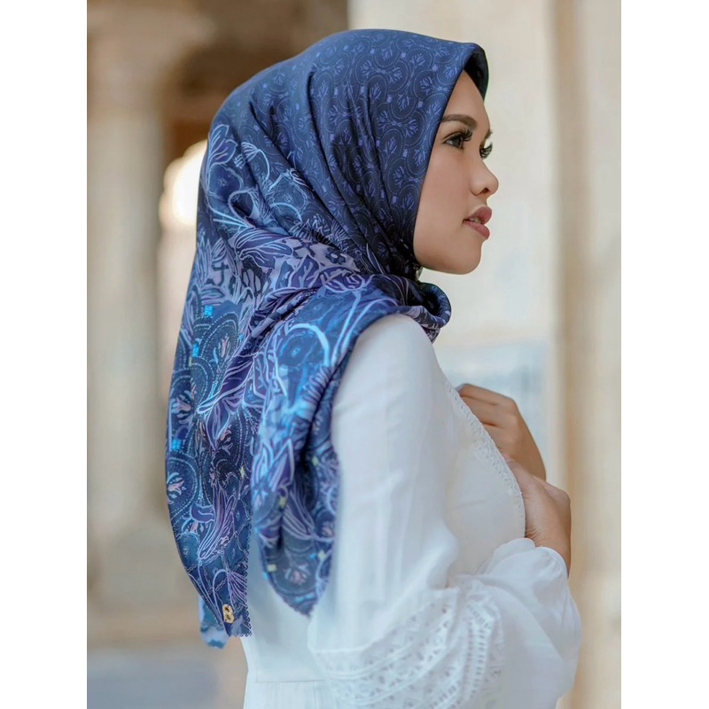 Buttonscarves XL Maharani Series - Navy