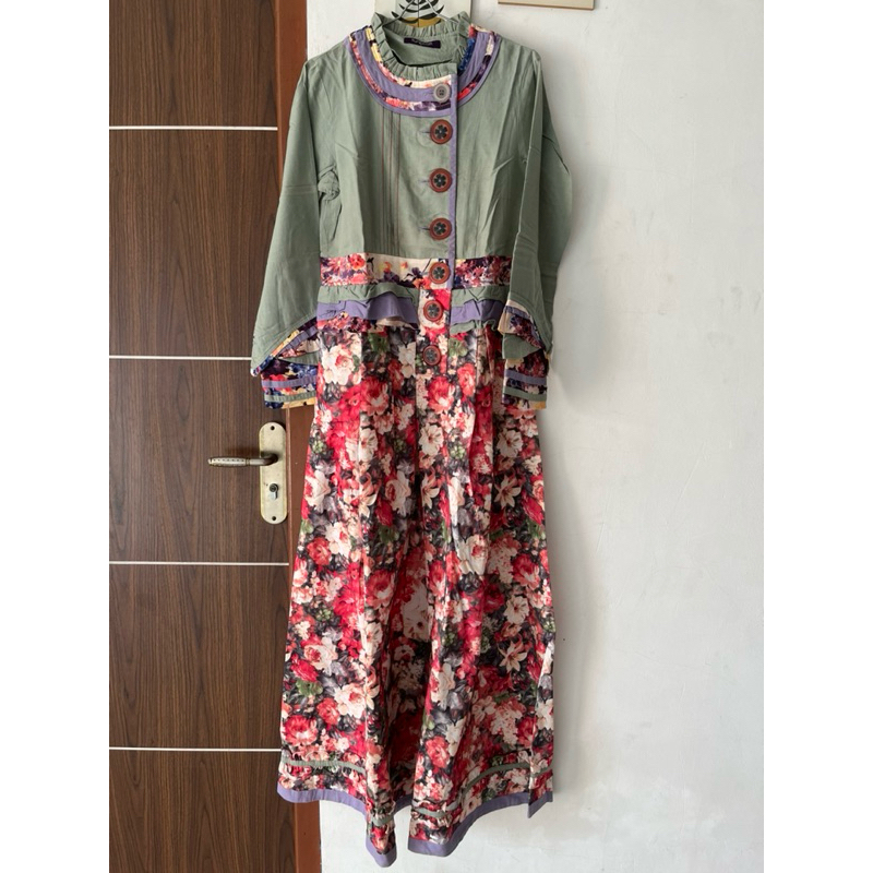 preloved tuneeca size s