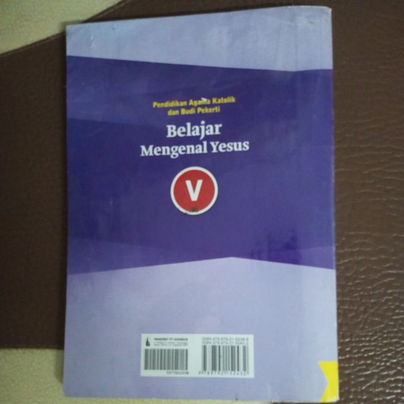 Buku pelajaran agama Katolik penerbit PT Kanisius
