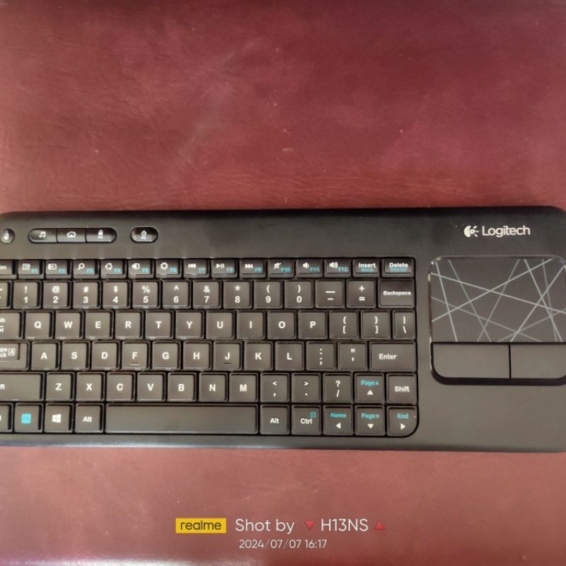 Keyboard Wireless Logitech k400r bekas preloved