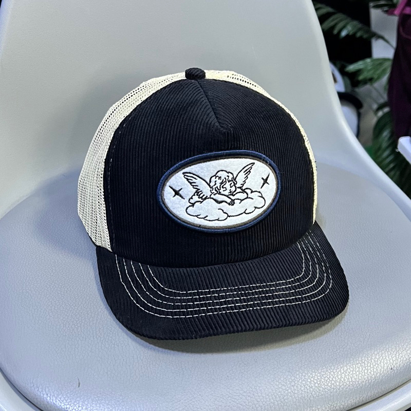 Topi Trucker Hat Corduroy Black Cream Perry Thisplan