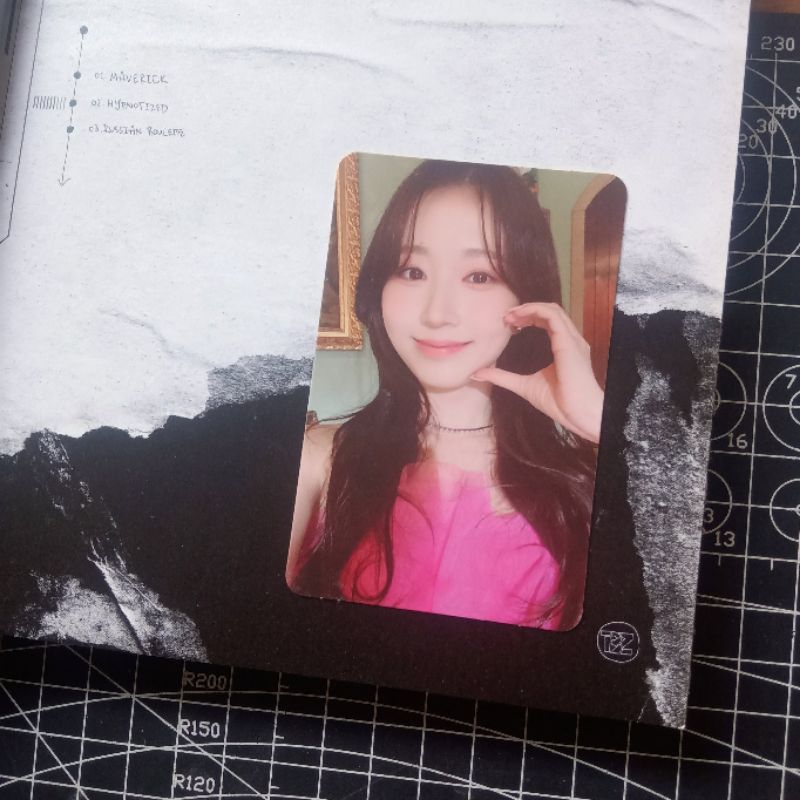 WTS WANT TO SELL PC PHOTOCARD OFFICIAL HAEWON NMIXX AD MARE LIGHT VER HEART CHEEK