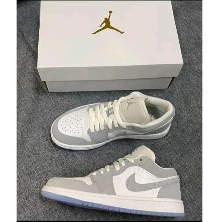 Sepatu nike air jordan 1 low wolf grey