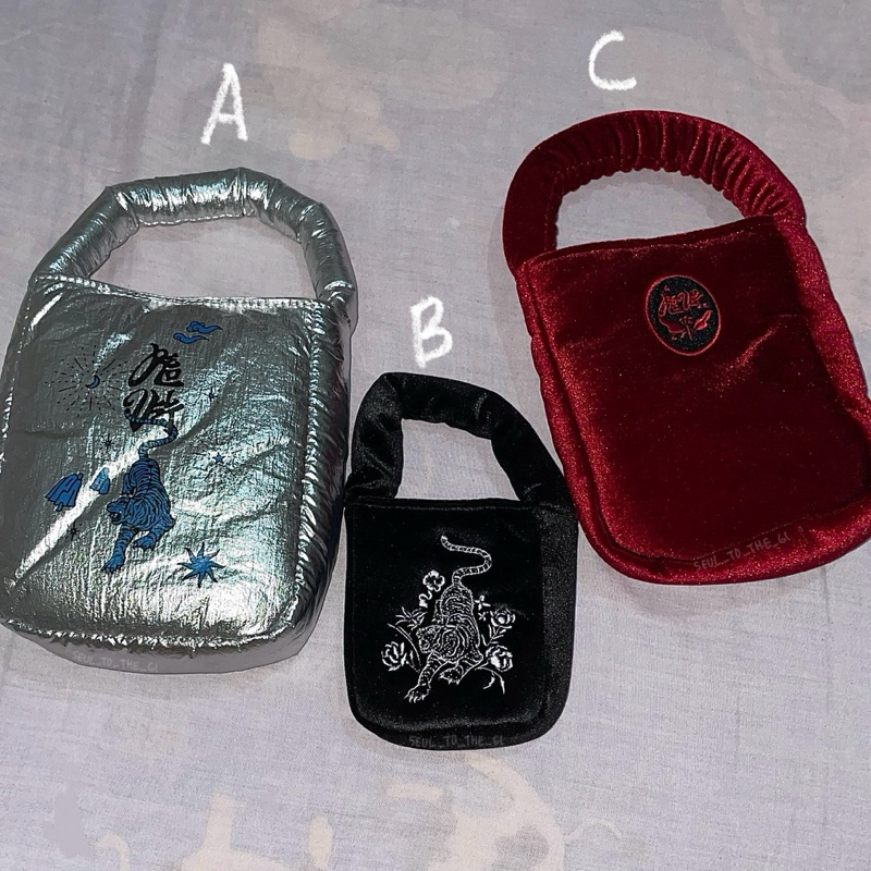 [OFFICIAL/NO PHOTOCARD/READ DESC] Red Velvet ‘Chill Kill’ bag only album version & pouch MD — RV rev