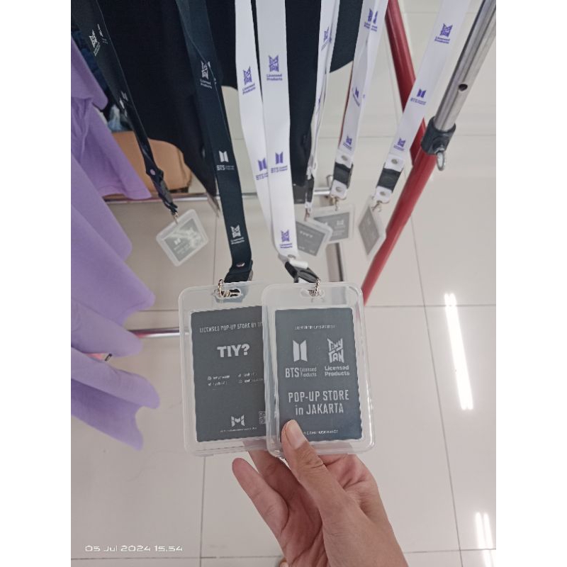 

Lanyard Official BTS