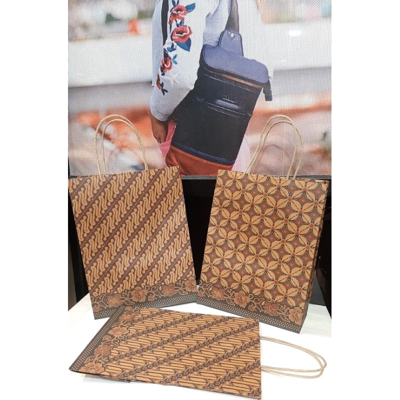 

Paperbag Batik Kiky / Paperbag Kiky Batik Harga Per 1 Pak Isi 10 Pcs