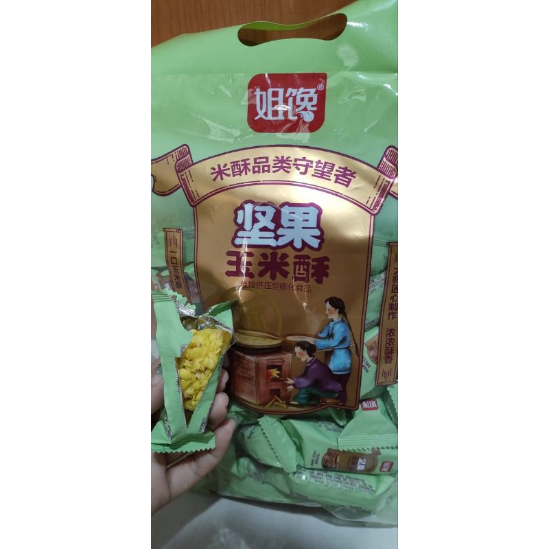 

坚果玉米酥Jian guo yu mi suCemilan jagung rasa kacang+wijen