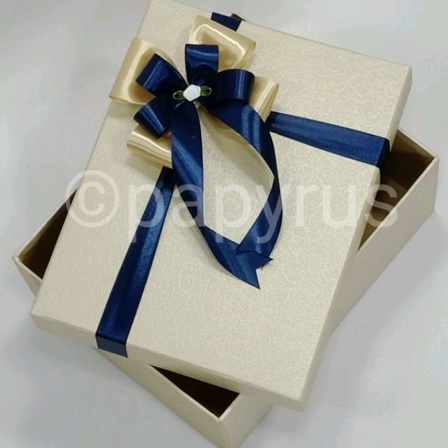 

Gila PAPYRUS 175x225 Tinggi 5cm Kotak Kado Gift Box Hadiah