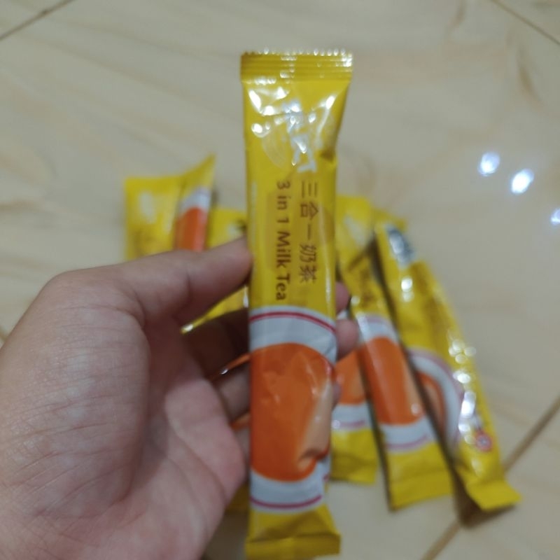 

3 IN 1 MILK TEA MINUMAN TEH SUSU