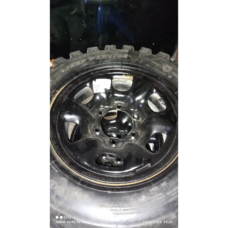 Velg Kaleng Hilux