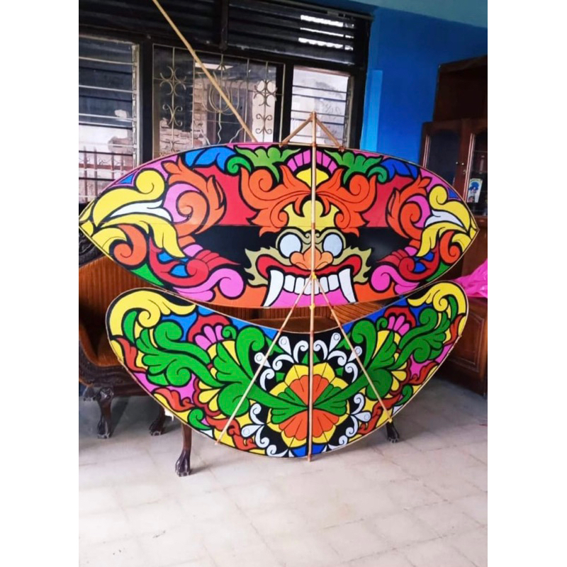 Layang layang pegon ceper motif barongan uk 1,5 meter free lampu, dinamo, kipas