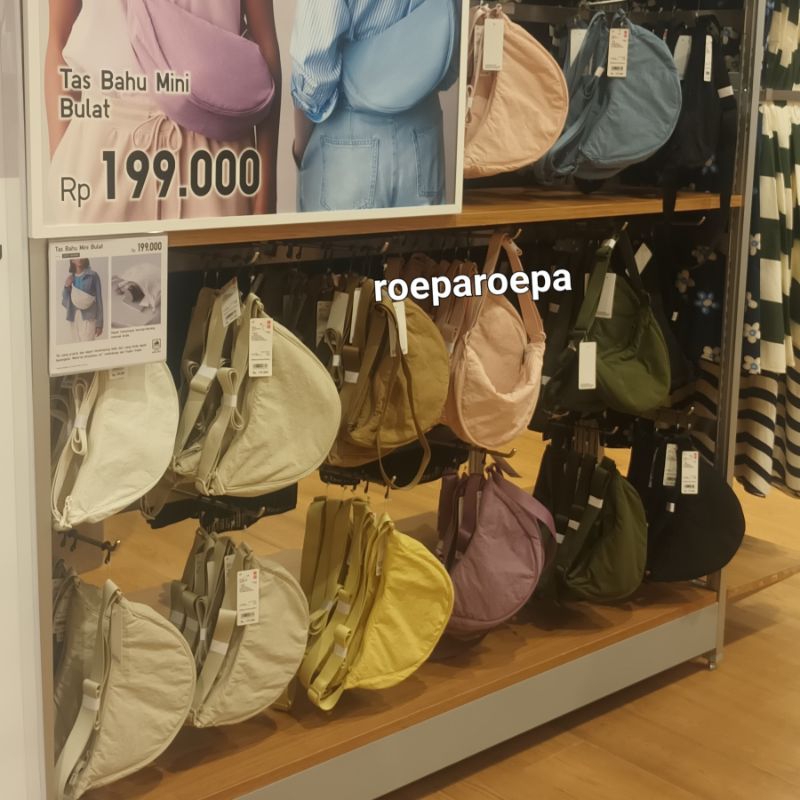Uniqlo Round Mini Shoulder Bag (Water Repellent) Tas Bahu Mini Bulat Uniqlo Jastip Uniqlo