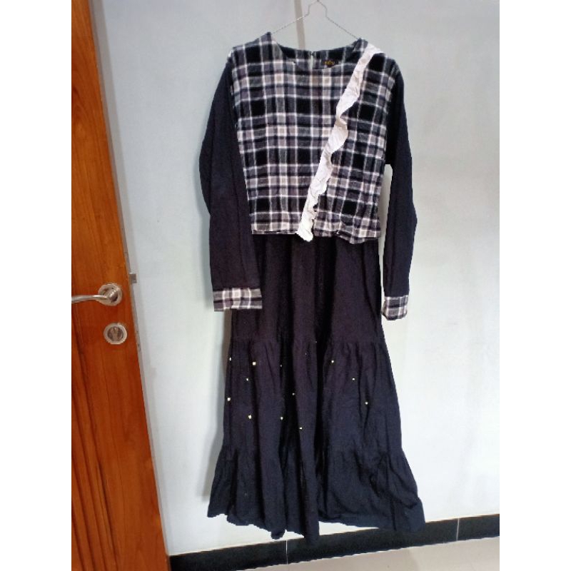 dress hitam meyjaya
