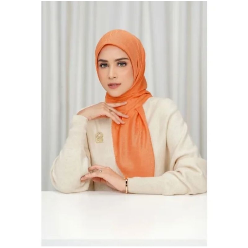 Buttonscarves Everyday Tapis Embossed 2.0