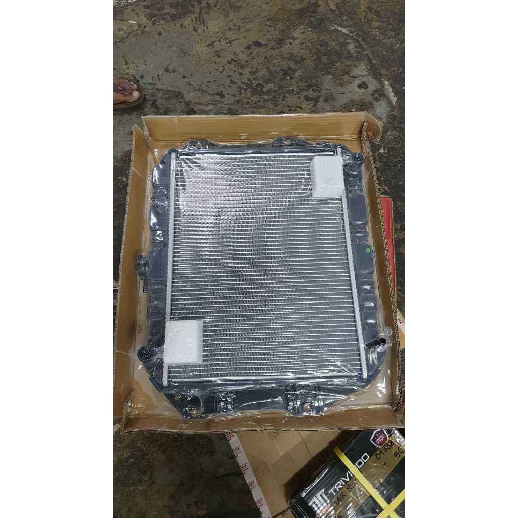 OEM radiator daihatsu feroza