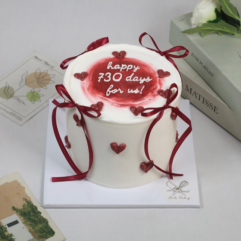 

Medium Cake by Bela Cakery