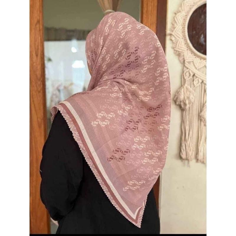 Hijab Motif Warna Pink