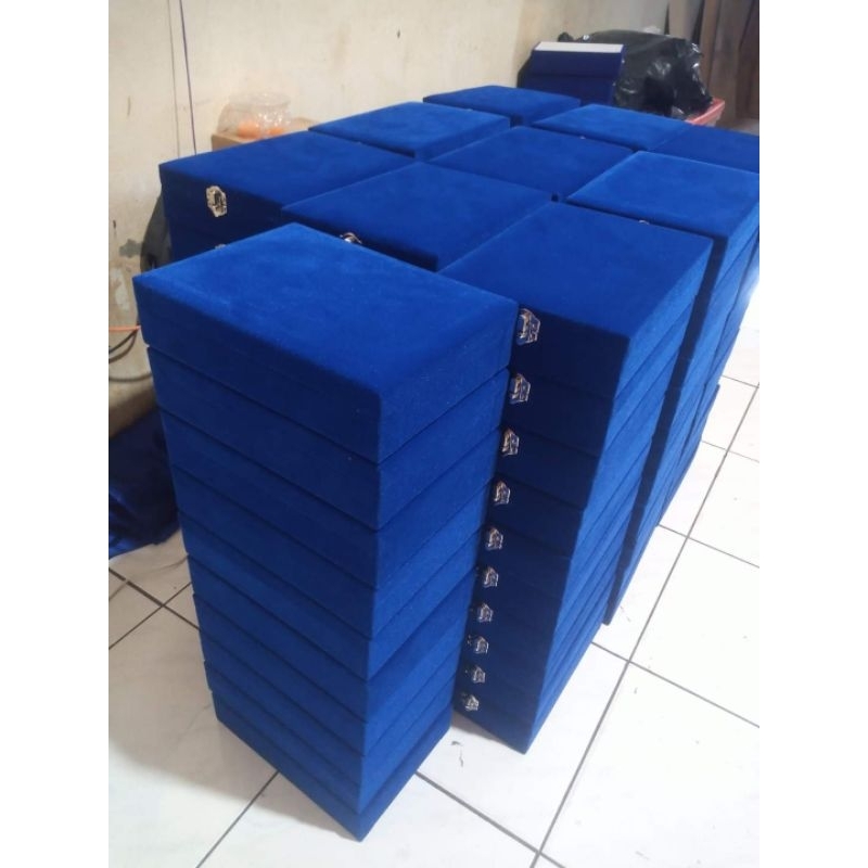 

BOX BLUDRU