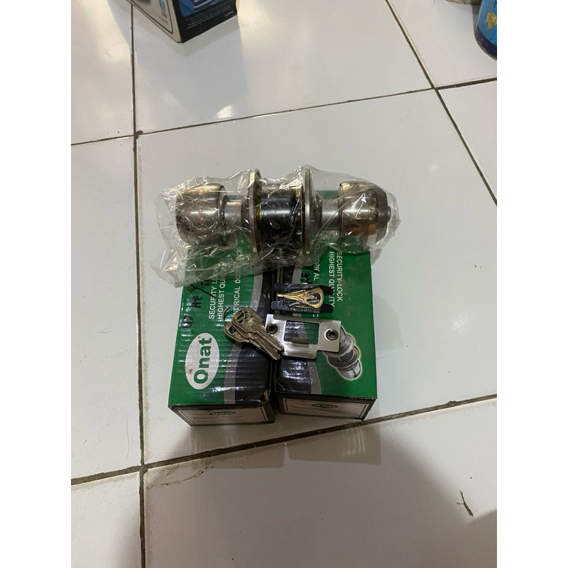 handle pintu bulat kamar mandi