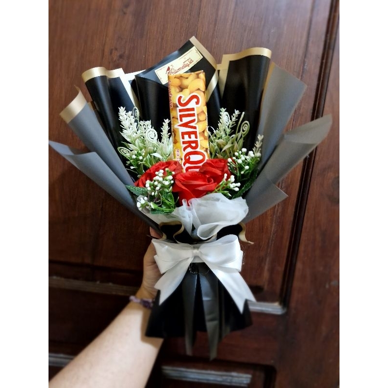 

BUKET COKLAT SILVERQUEEN BOUQUET BUKET SNACK