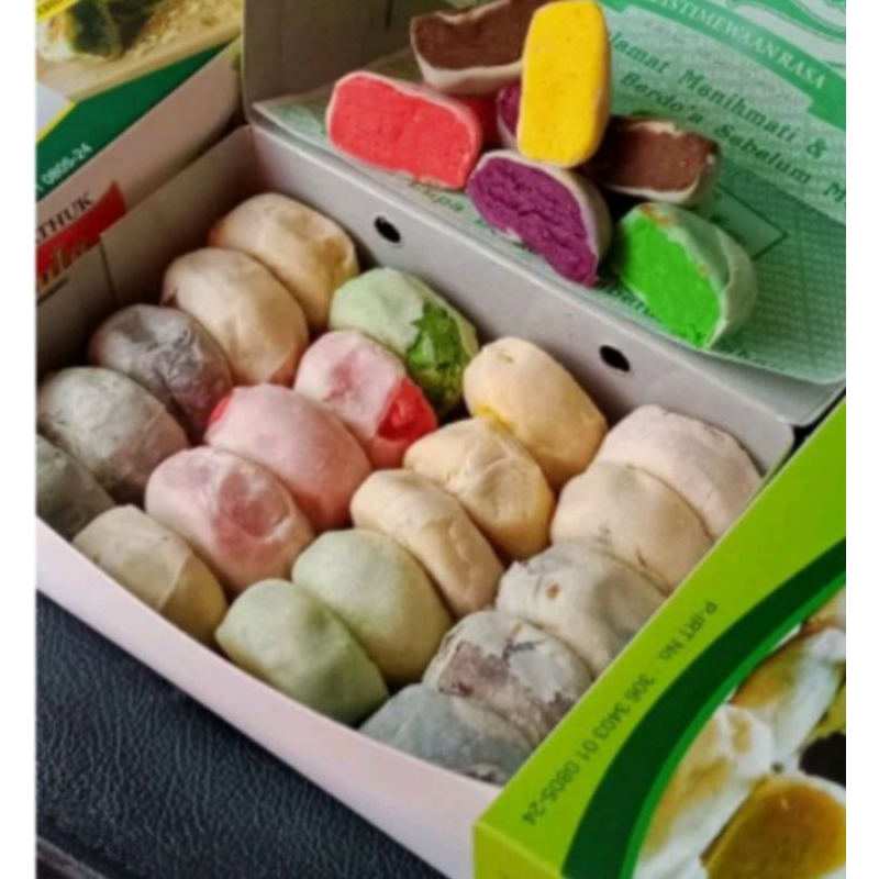 

Bakpia Khas Jogja isi 20 Per Box (bisa campur)