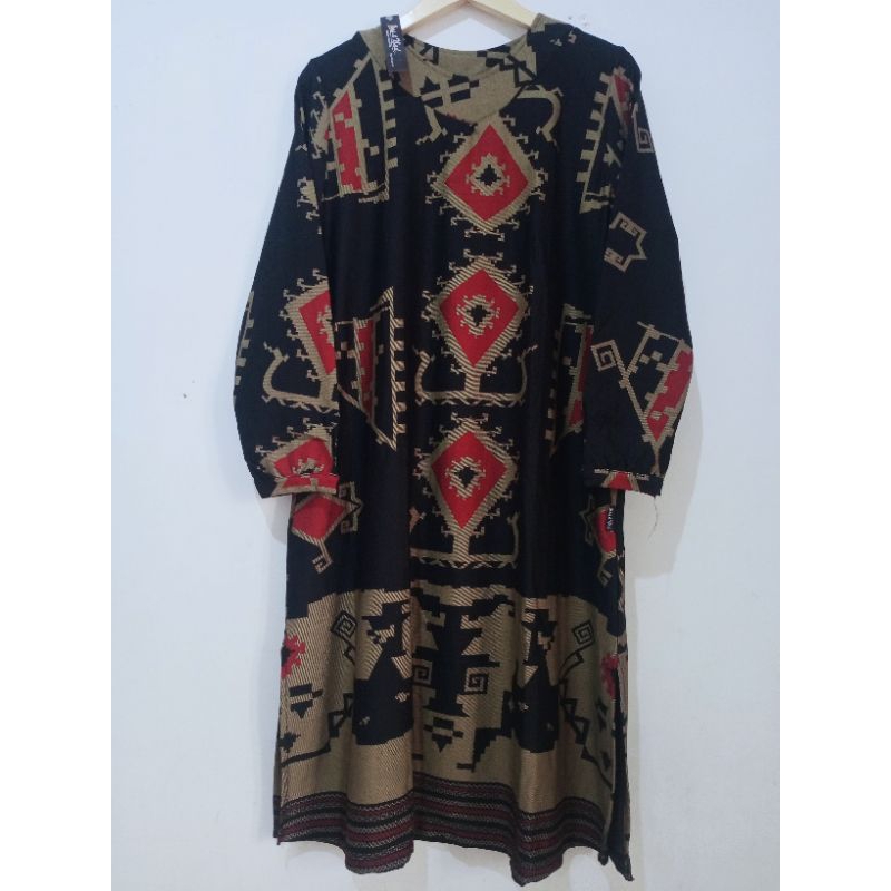 long tunik motif brazil hitam, bahan calvin jeans by Jess &Nad