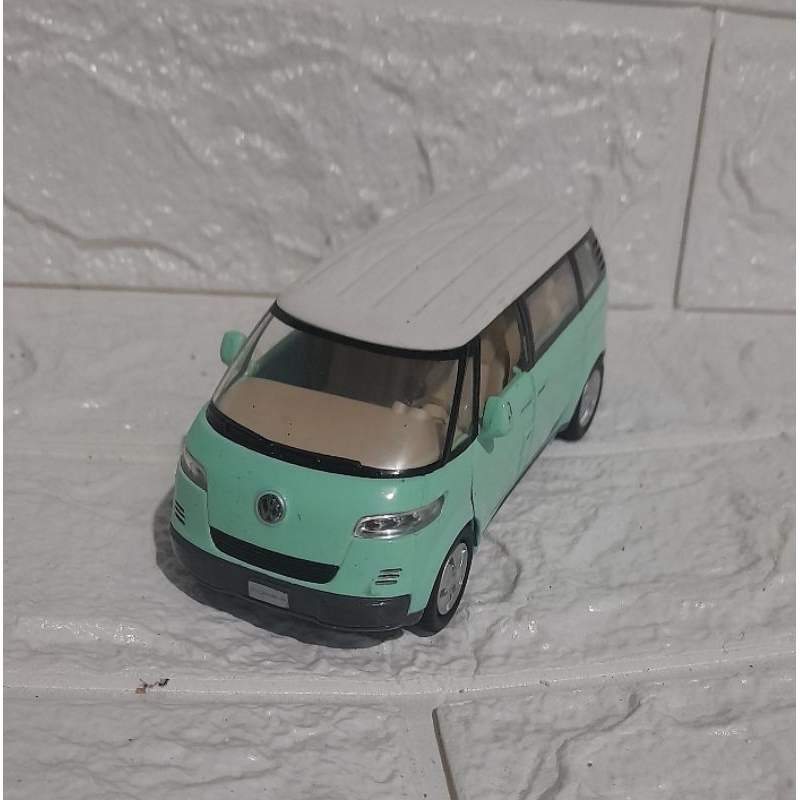 Kinsmart Volkswagen New Microbus 2001