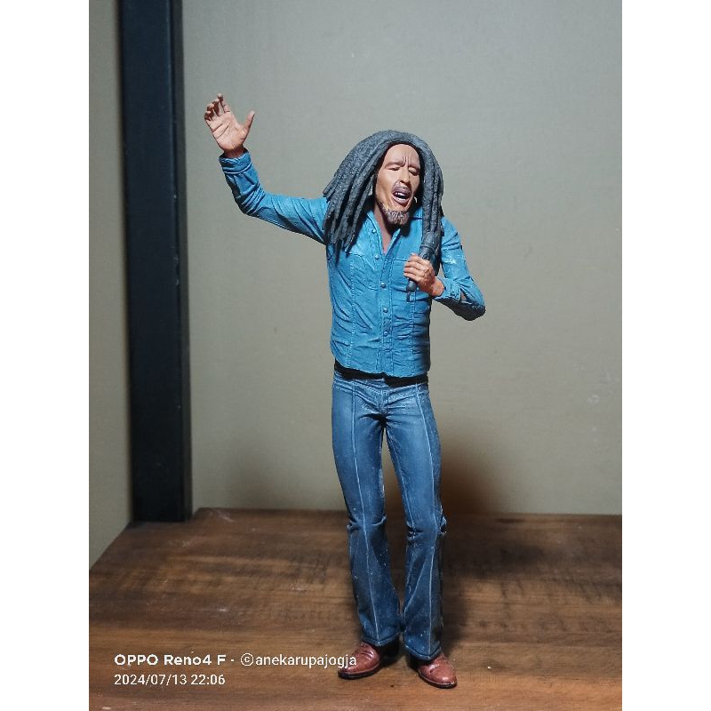 action figure artis hollywood penyanyi bob marley