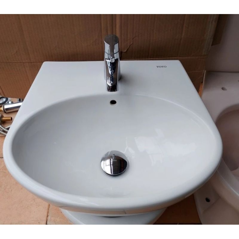 Wastafel Gantung TOTO LW810CJ full set