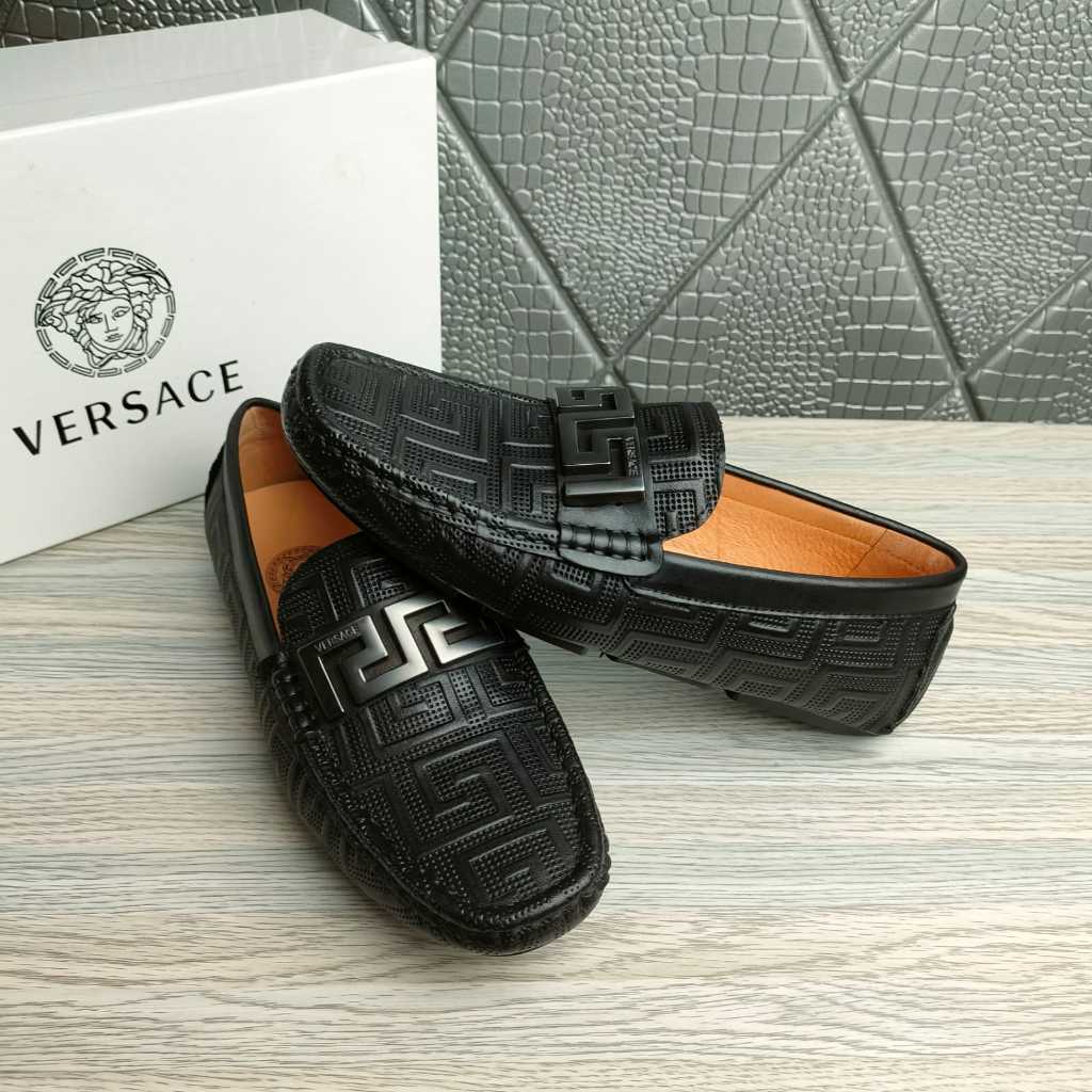 sepatu slip on hitam pria import loafers kulit import top branded vr001