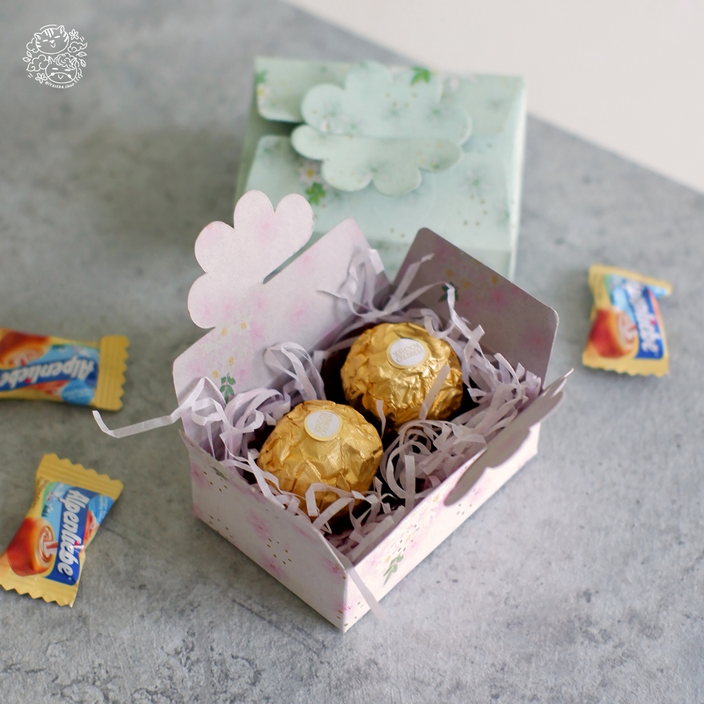 

Gift Box Kecil Kotak Packaging Pastel dengan Gold Stamping Small Lucu untuk Hadiah / Hampers / Cookies / Permen