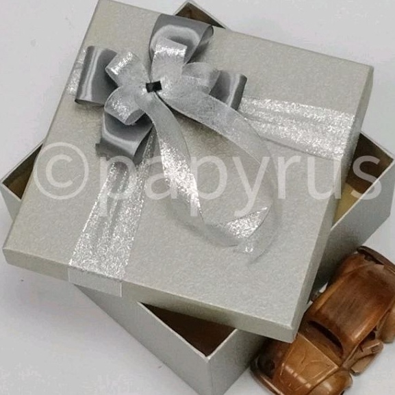 

Hemat PAPYRUS 2x2 Tinggi 1cm Kotak Kado Gift Box Hadiah KOTA KADO