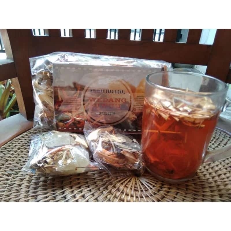 

ema herbal wedang uwuh adalah minuman khas Solo 1pak isi = 10 bungkus