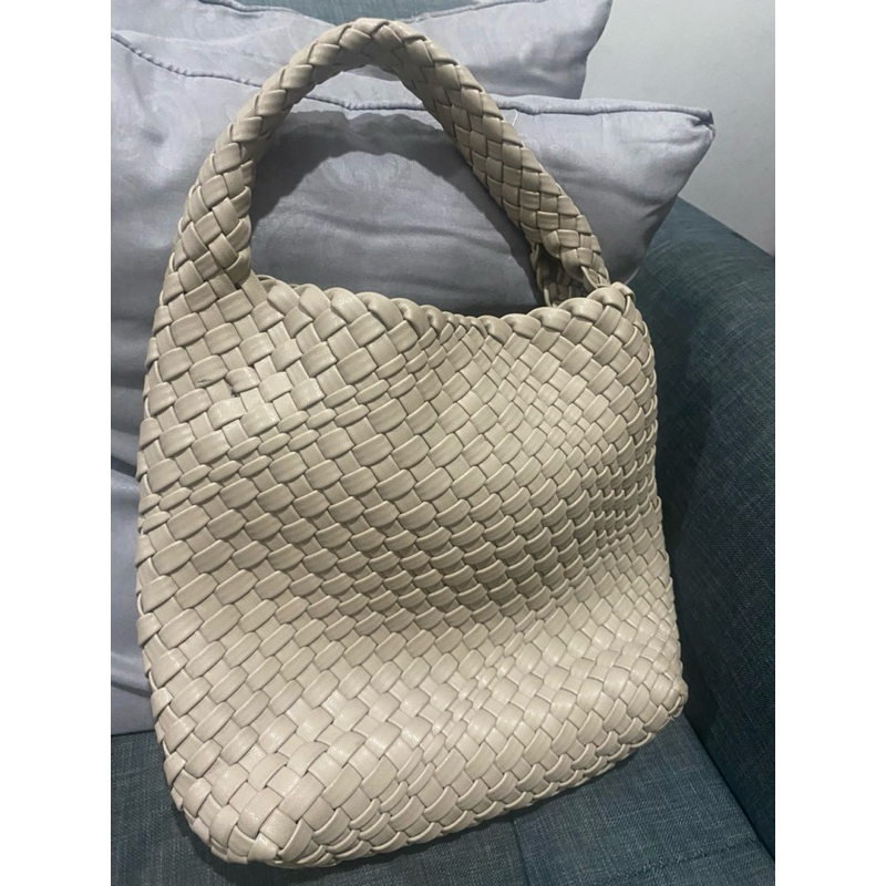 Tas Anyam ala Bottega beige