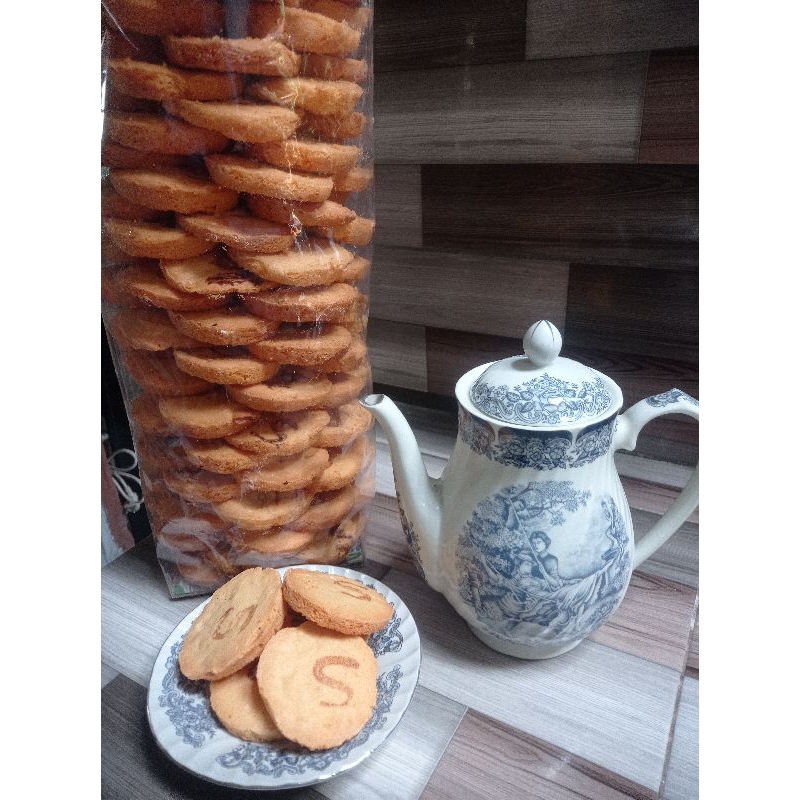 

kue kering ( kue S )