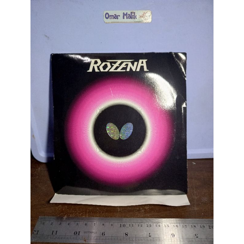 bugsel butterfly Rozena merah dan hitam