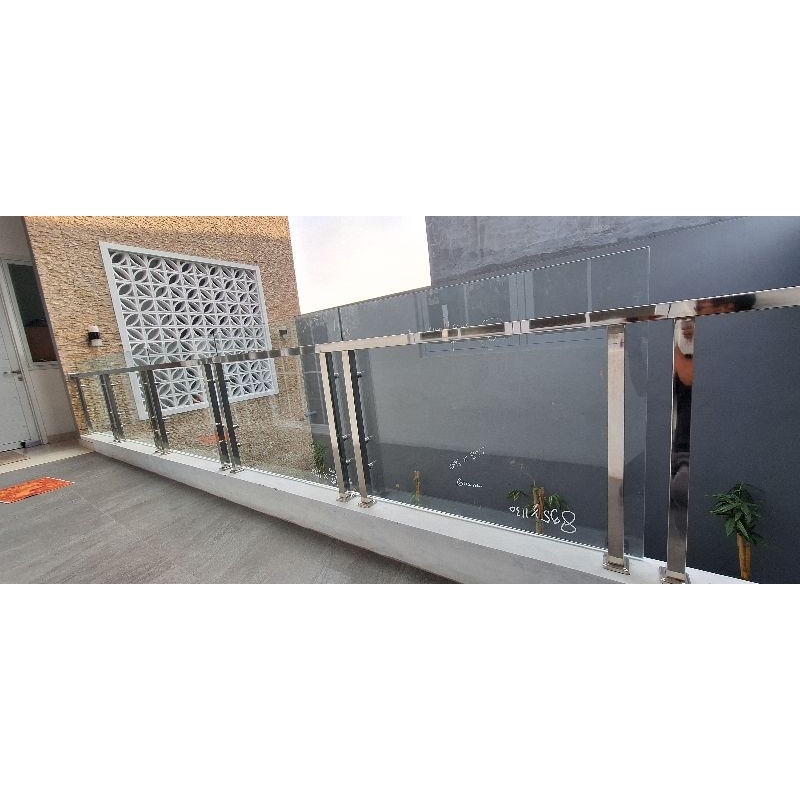 Railing balkon stainless kaca