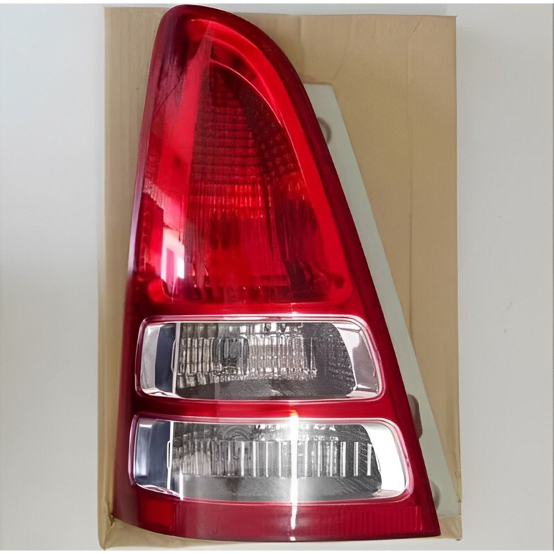 Lampu Belakang Stop Lamp innova inova 2004 2005 2006 2007